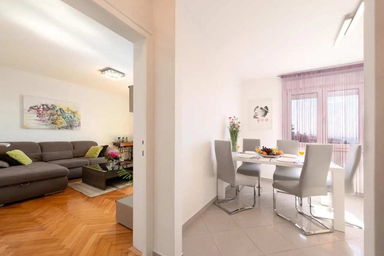 Rea Apartment Rijeka