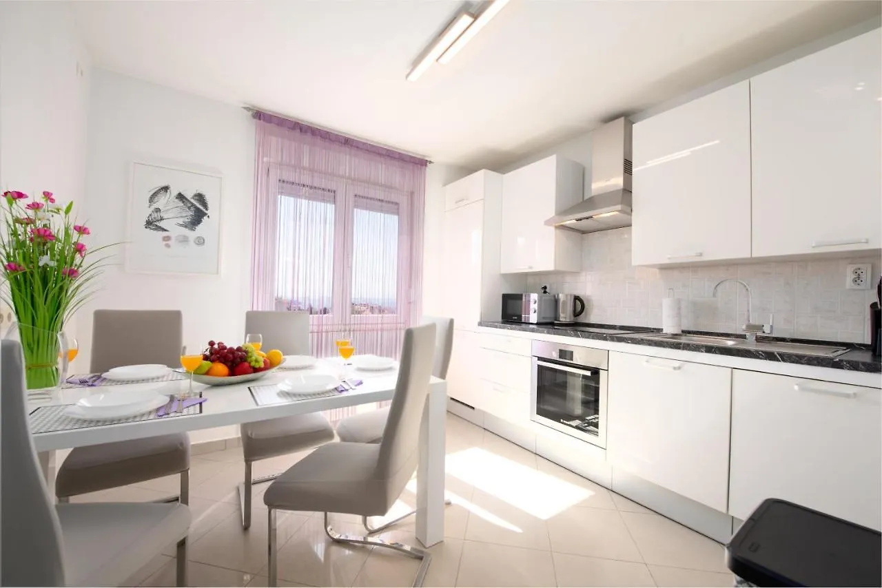 Rea Apartment Rijeka 0*,  Croatia